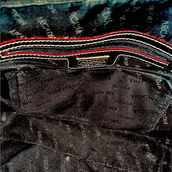 “ARCADIA” 🇮🇹 BLACK EMBOSSED PATENT LEATHER BAG - Picture 11 of 11